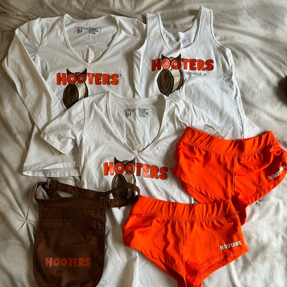 Hooters Other Hooters Uniforms Read Description Poshmark